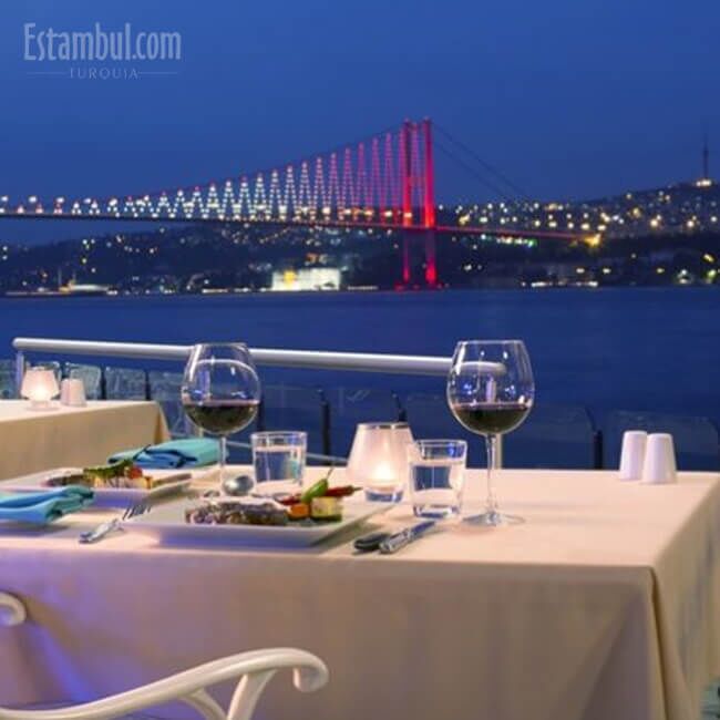 Crucero con Cena y Espectáculo 3 Crucero con Cena y Espectáculo