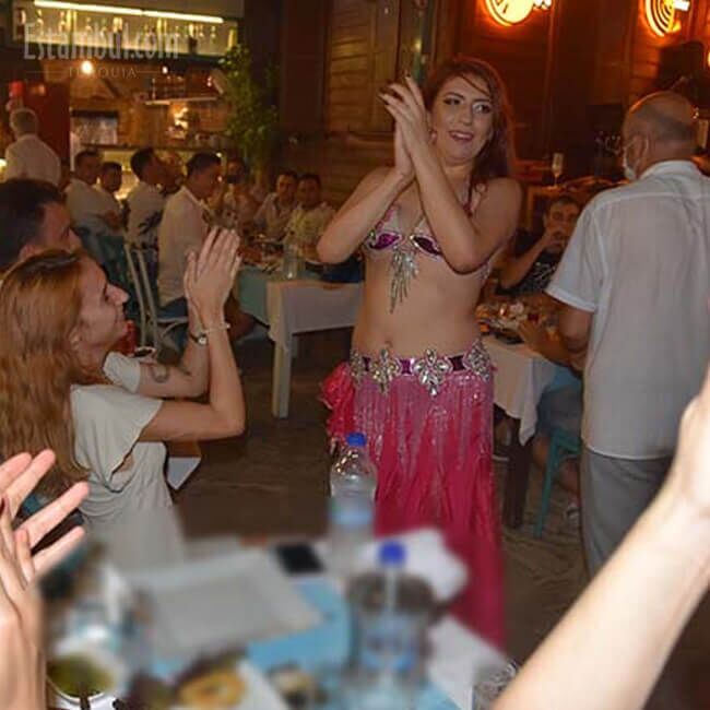 Crucero con Cena y Espectáculo 1 Crucero con Cena y Espectáculo