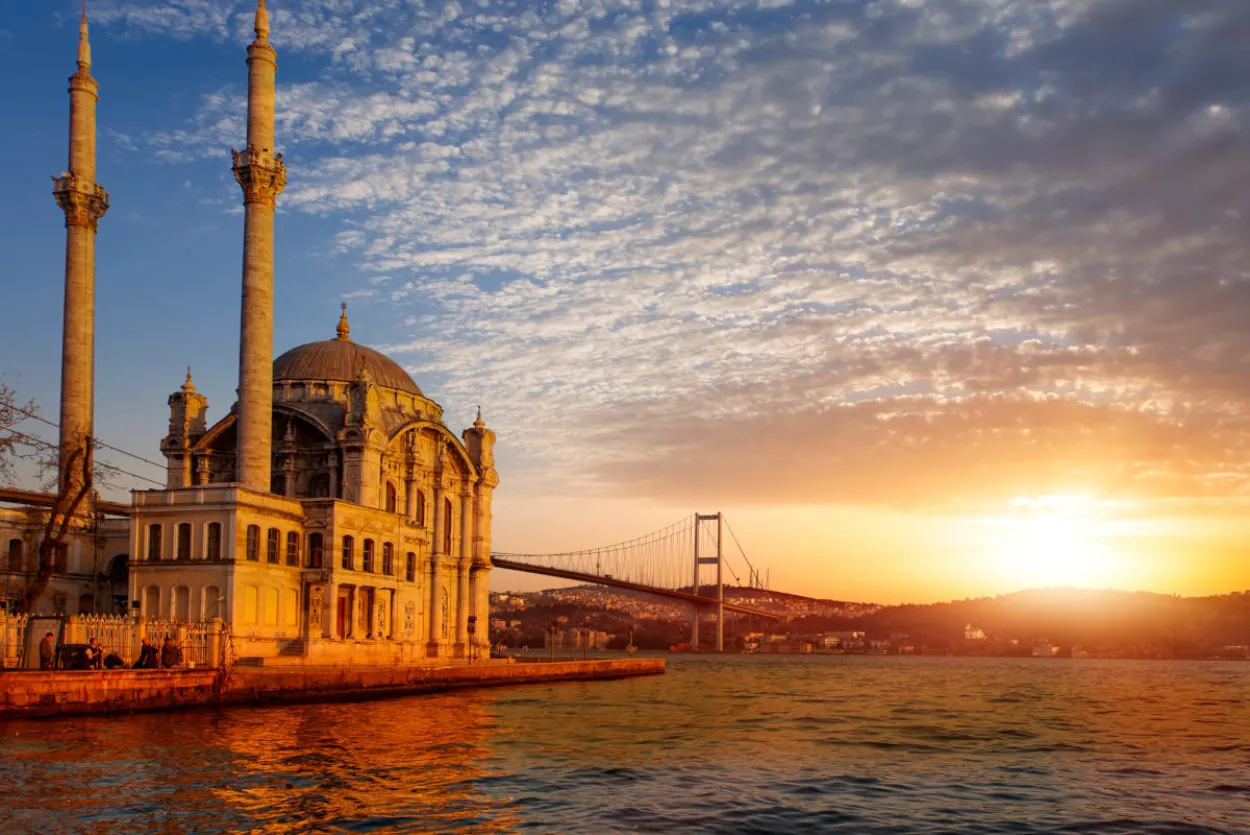 Crucero por el Bósforo al atardecer 4 Crucero por el Bósforo al atardecer tour Estambul en español